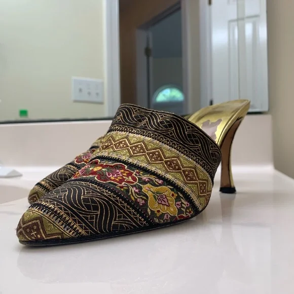 Richly Embroidered mules size 10 - Picture 5 of 11